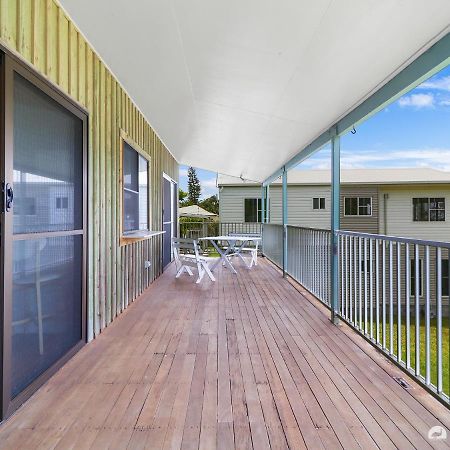 Four Palm'S Villa Emu Park Exterior photo