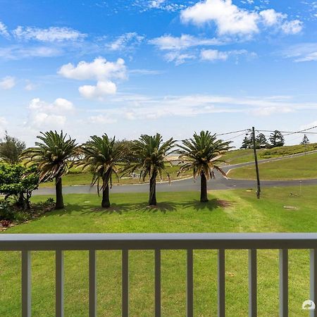 Four Palm'S Villa Emu Park Exterior photo