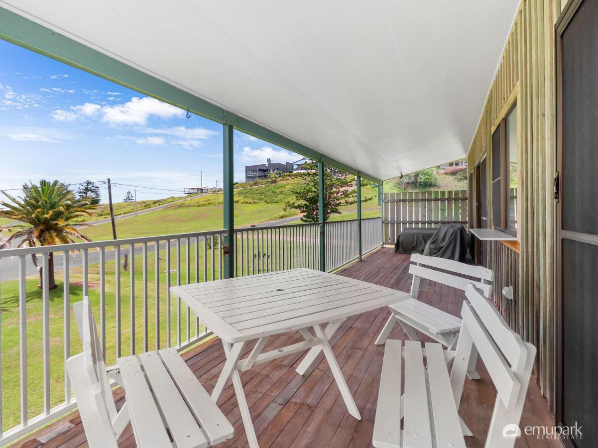 Four Palm'S Villa Emu Park Exterior photo