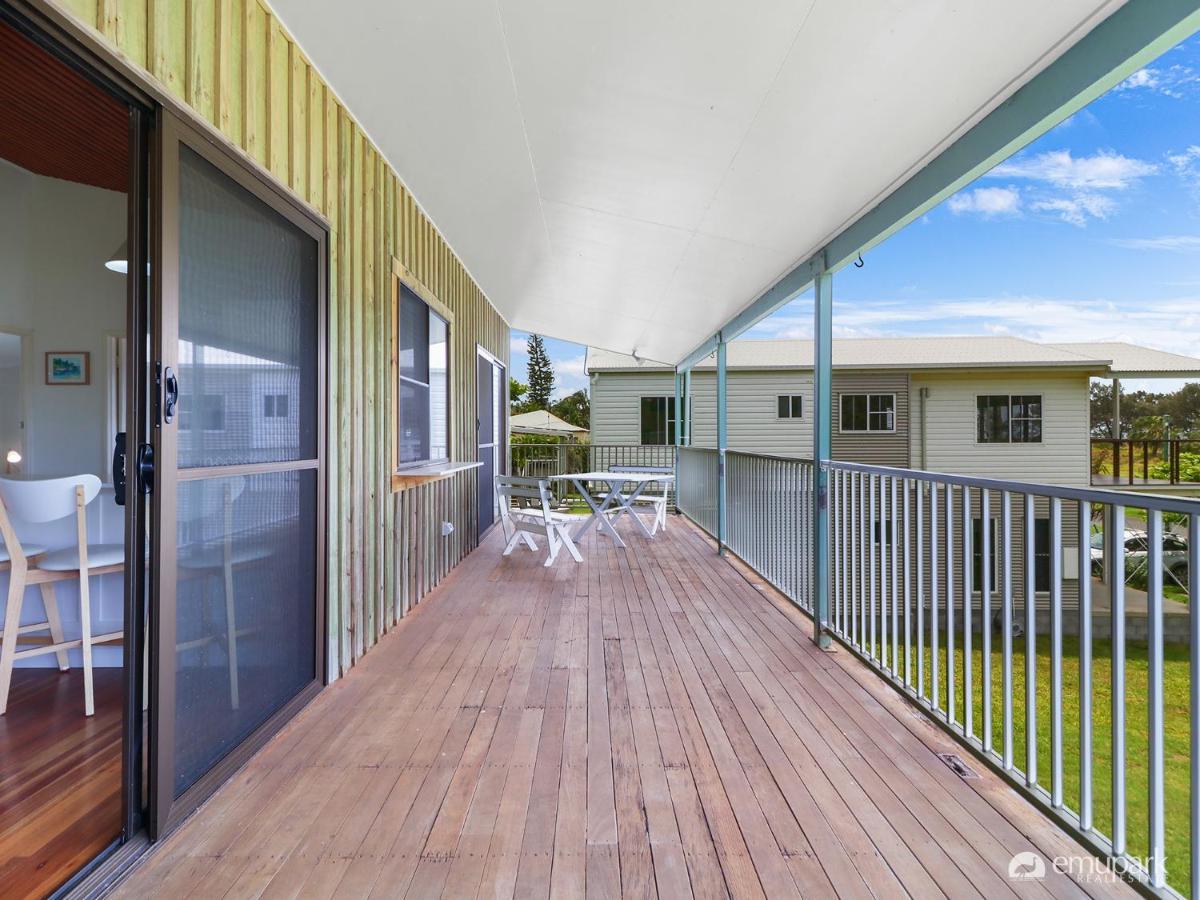 Four Palm'S Villa Emu Park Exterior photo